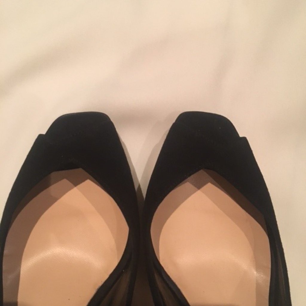 Stunning Black Suede Platform Sandals / Size 8